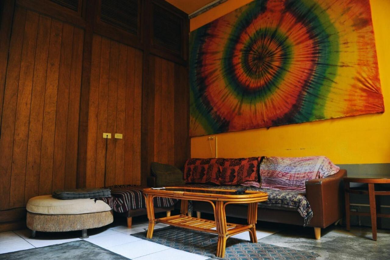 Rainbow Wave Surfing Hostel Heng-ch'un Extérieur photo